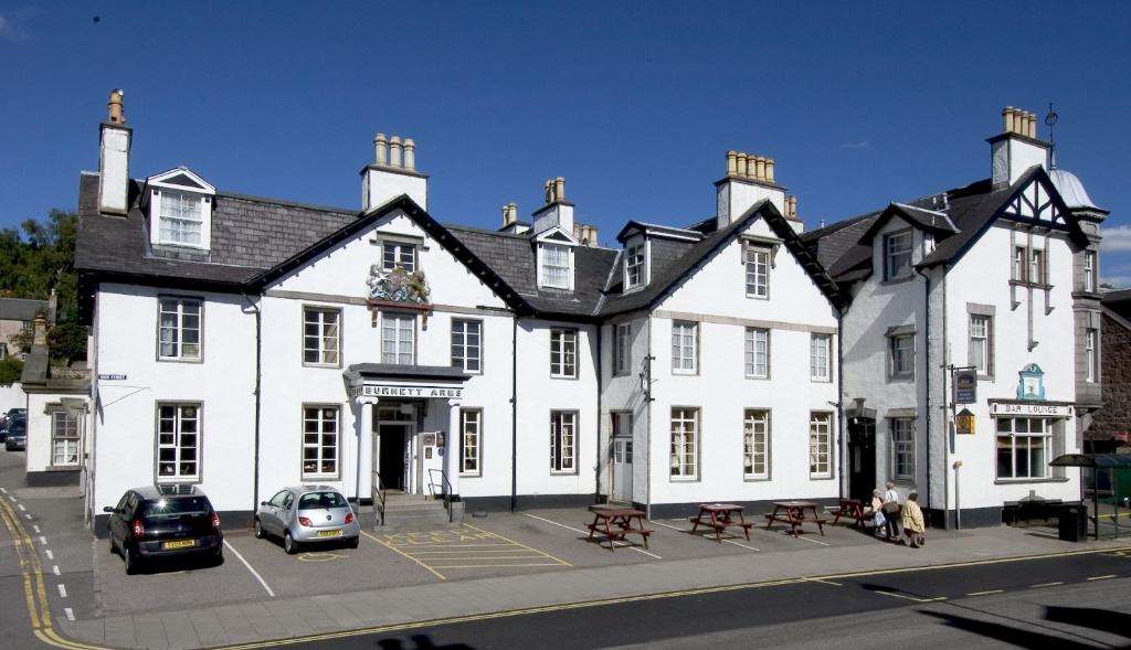 Burnett Arms Hotel